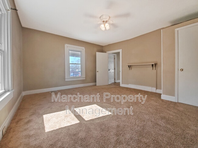 Building Photo - 8 Pettee St