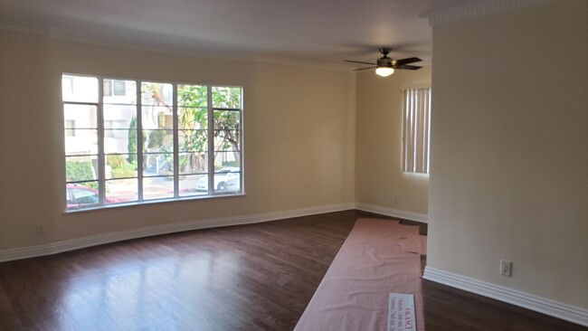 Building Photo - 579 Levering Ave