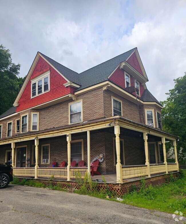 Building Photo - 271 Nashua St