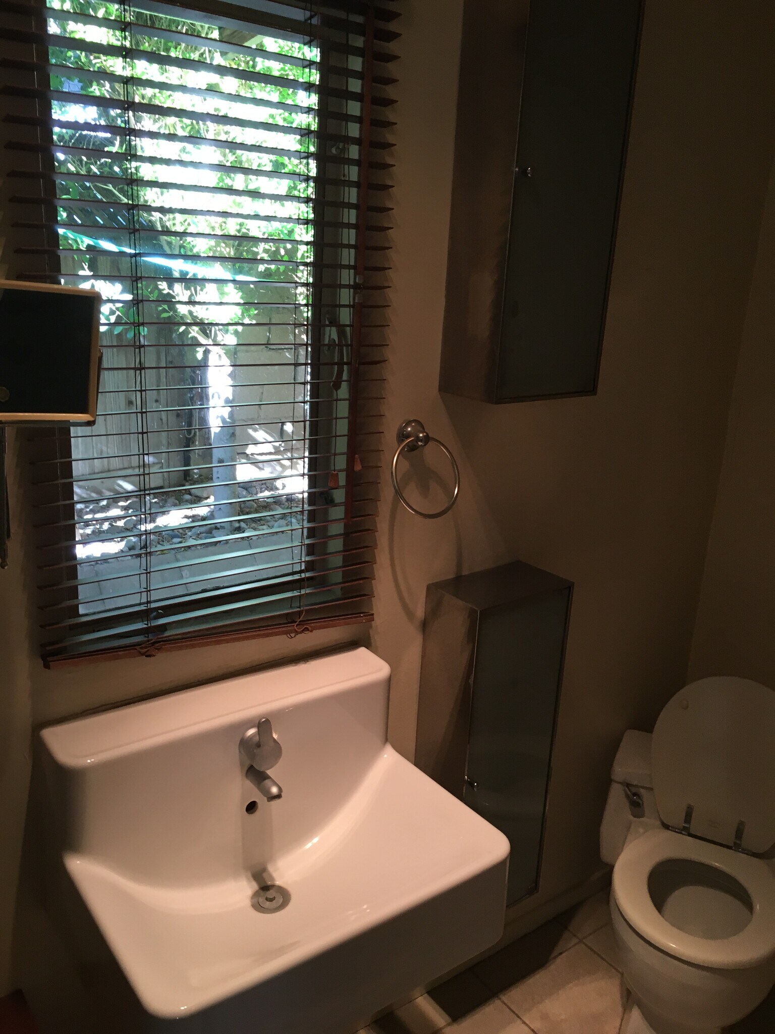 Building Photo - 501 S Calle Abronia