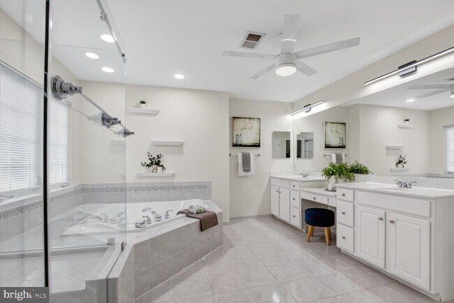 Building Photo - 14040 Natia Manor Dr