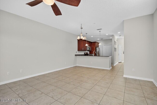 Building Photo - 11274 Estancia Villa Cir