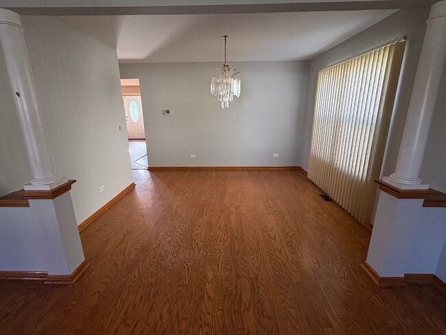 Building Photo - 23901 Cahills Way