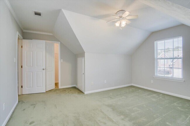 Building Photo - 702 Lakeside Landing Ct