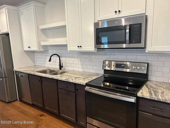 Building Photo - 3022 Taylor Cv Dr