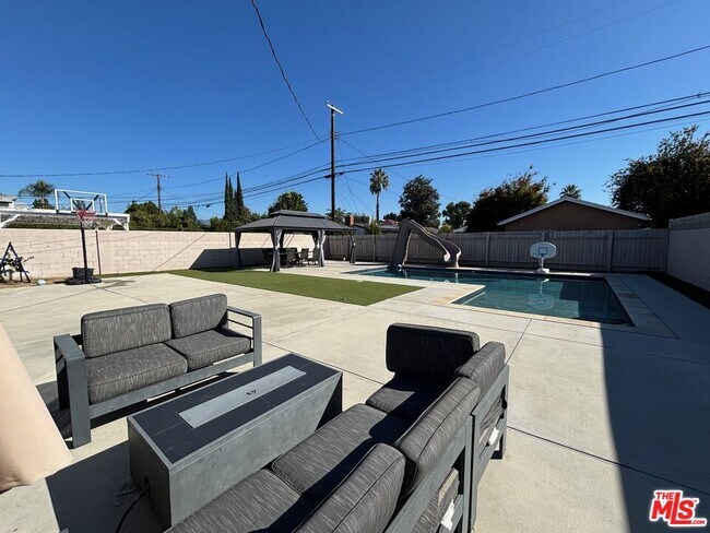 Building Photo - 10148 Gothic Ave