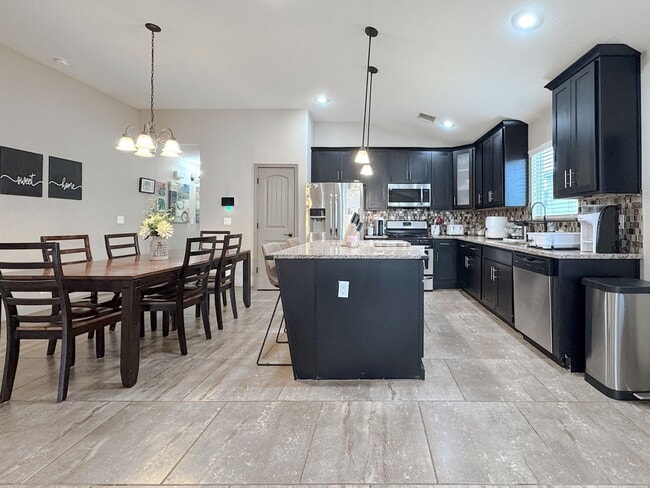 Building Photo - East El Paso 4 bed Refrig A/C Home!