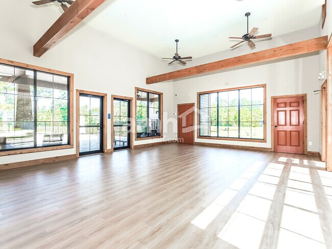 Building Photo - 1234 Tan Tara Trail