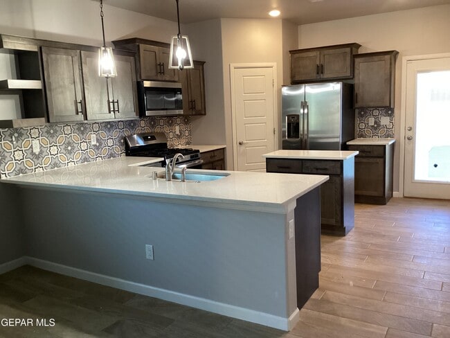 Building Photo - 1087 Brass Hl Ave