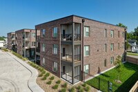 721 W Maple Street - The Lark - Delano Flats