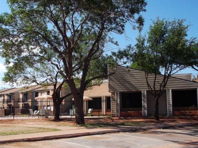 Building Photo - Cottonwood Apartments