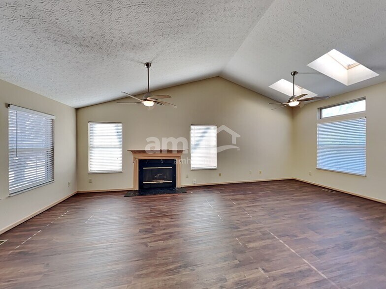 Building Photo - 3297 Draycott Ct