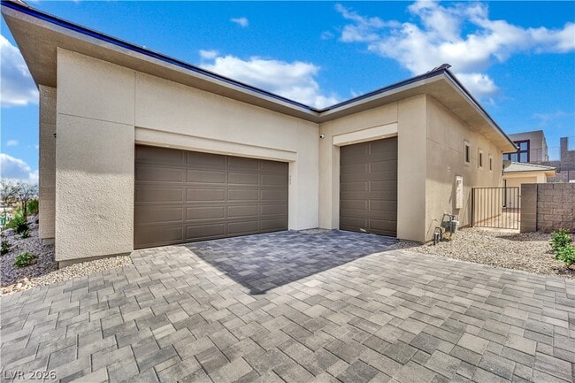 Building Photo - 10973 Horizon Ledge Ave