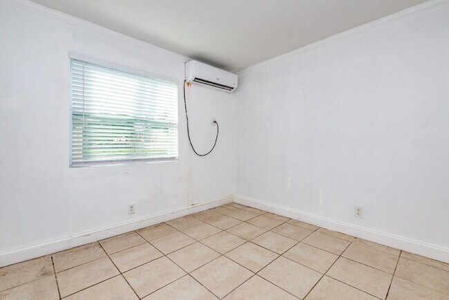 Building Photo - Bright & Modern 1-Bedroom Apartment in Pri...