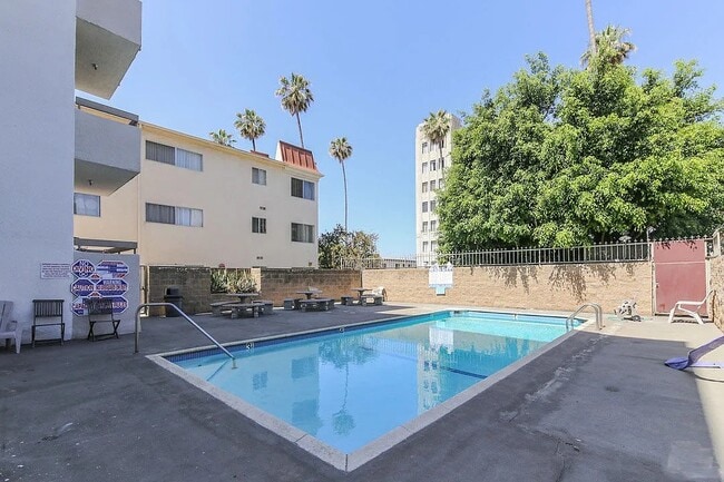 Building Photo - 209