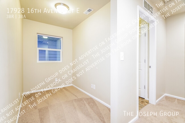 Building Photo - 17928 16th Ave Ct E