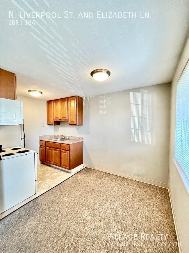 Building Photo - 55 N Liverpool St