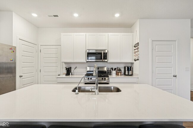 Building Photo - 4544 Nokes Pl