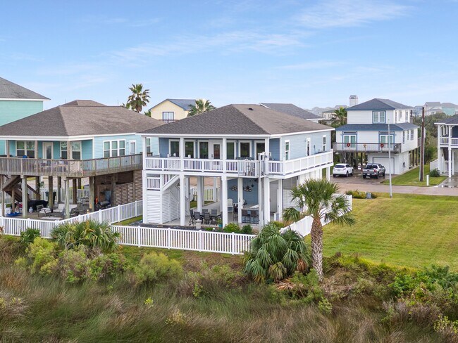 Building Photo - 22520 Bay Point Dr