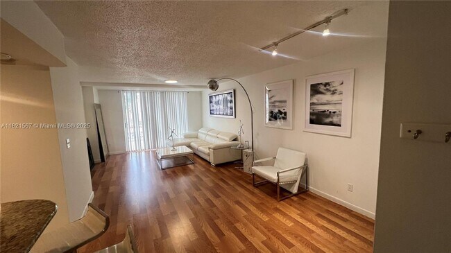 Building Photo - 770 Claughton Island Dr