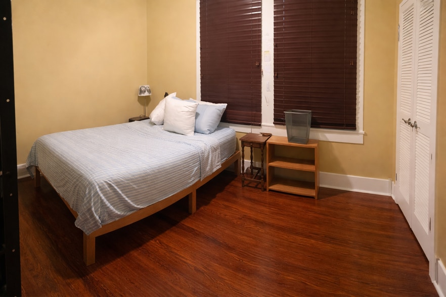 Building Photo - 4717 Laurel St