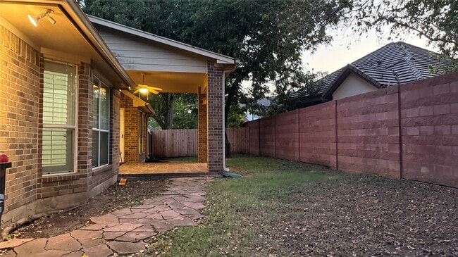 Building Photo - 931 Opal Chase Dr
