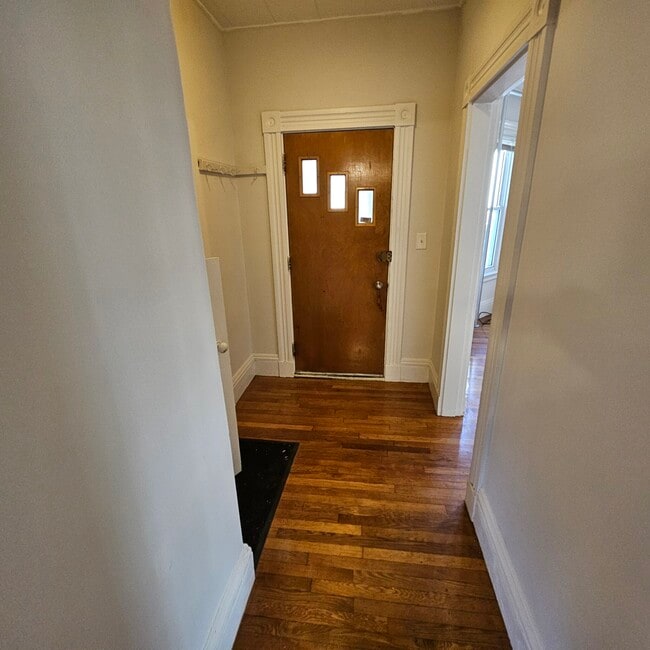 Building Photo - 384 Washington St