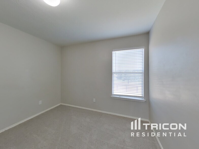 Building Photo - 13007 Lark Point Ct