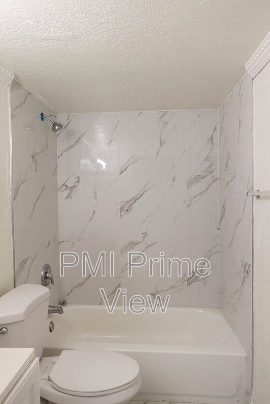 Building Photo - 505 NW 72nd Ave