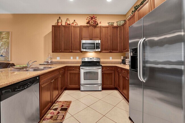 Building Photo - 7632 Corkwood Ave