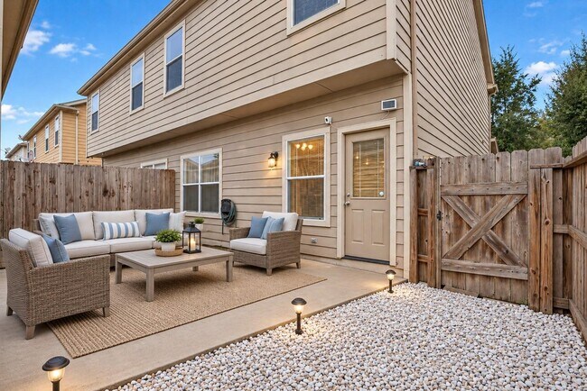 Building Photo - 23815 Pebworth Pl