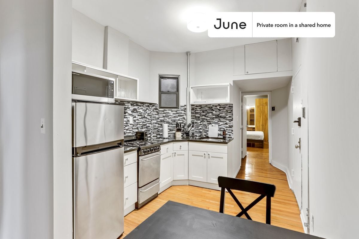 Building Photo - Room in Shared 2 bed/1 bath home