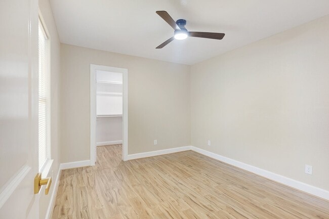 Building Photo - 2329 Lidstone St