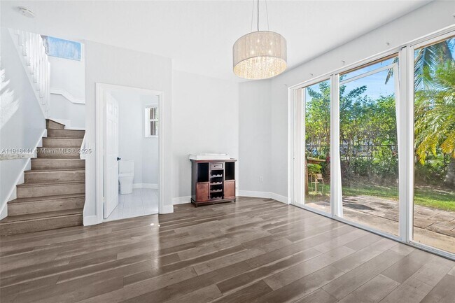 Building Photo - 874 NW 170th Terrace