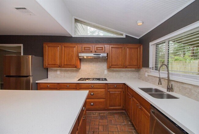 Building Photo - 7 Woody Creek Dr