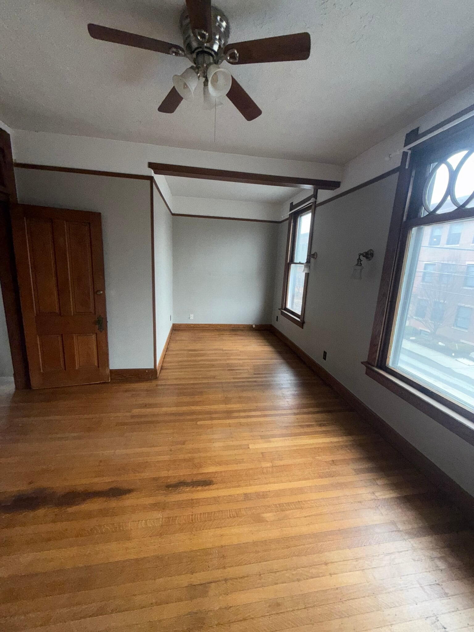 Building Photo - 317 e 13th st