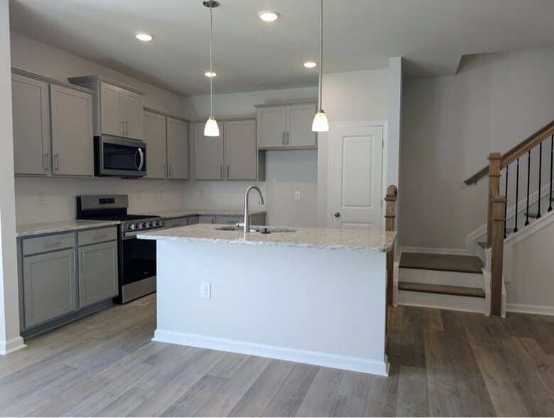 Building Photo - 246 Broomside Ave