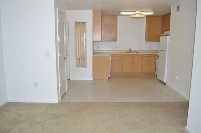 Building Photo - Comfrey Senior