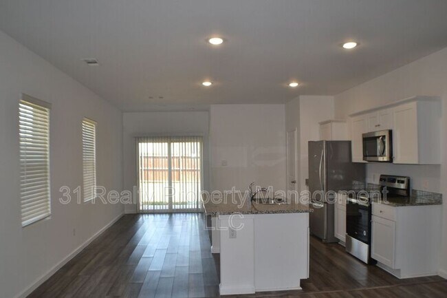 Building Photo - 6417 Bishop Dr
