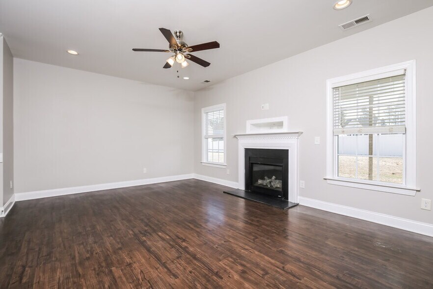 Building Photo - 44 Jonalker Ct