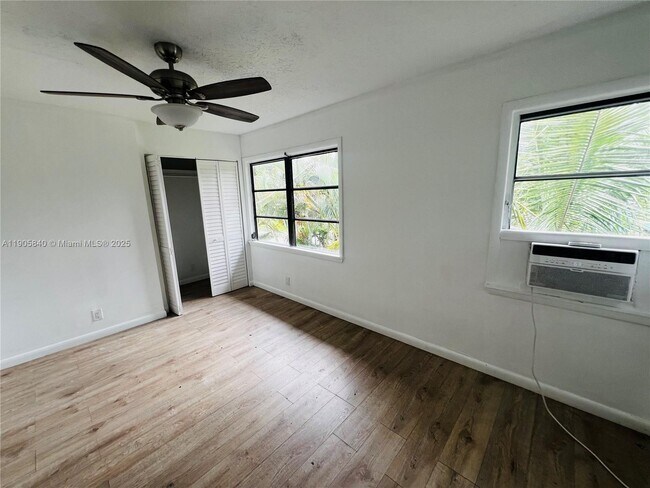 Building Photo - 2655 SE Carroll St