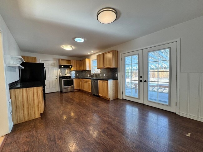 Building Photo - FOR RENT: UNFURNISHED: - Super Sweet Cottage style home in Midtown Bend.