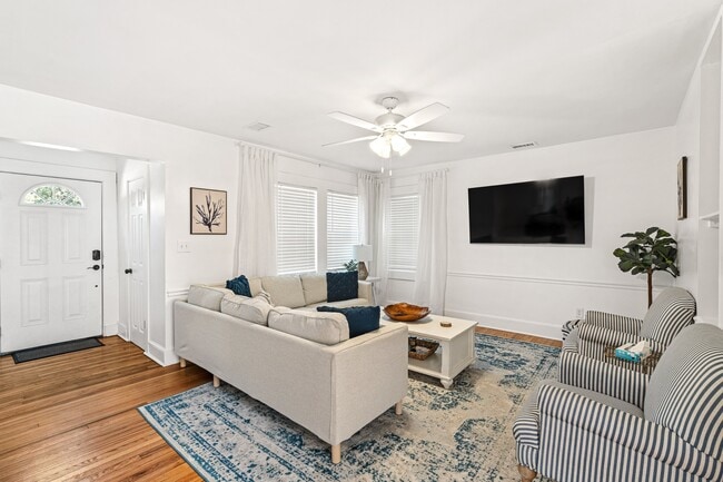 Building Photo - 1713 Paris Ave W