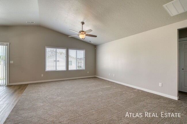 Building Photo - 1758 E Eddington St