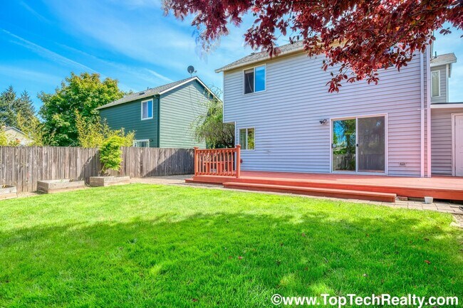 Building Photo - Charming 3 BD* 2.5 BTH Single Family Home In Deerfield Neighborhood! Great Location & Quiet Neigh...