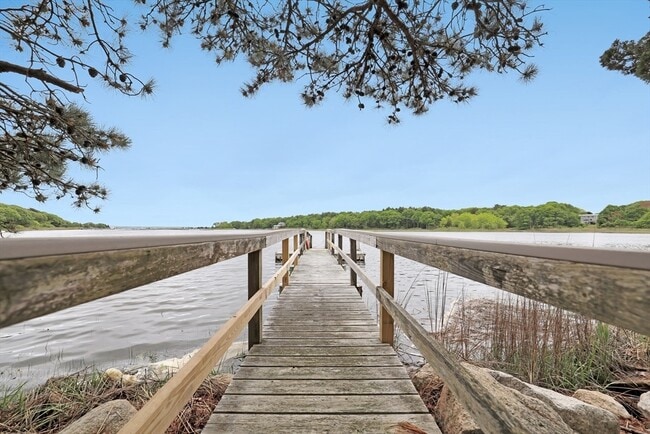 Primary Photo - 17 Bourne Point Rd