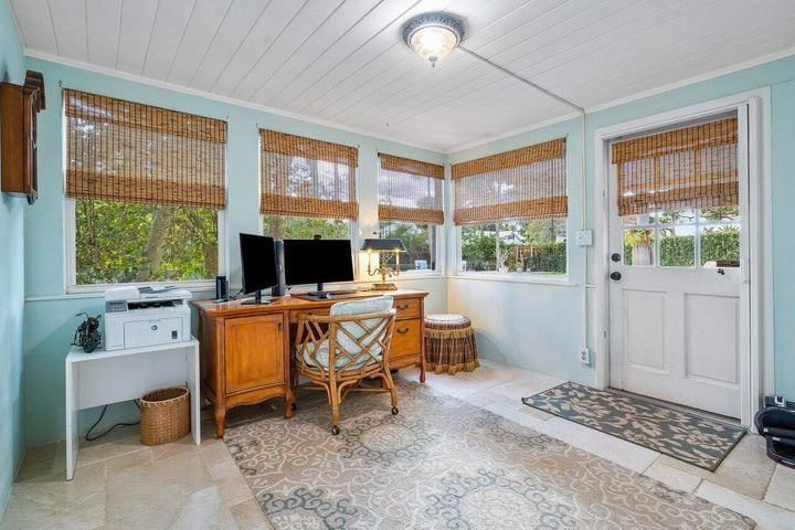 Building Photo - 521 N Swinton Ave