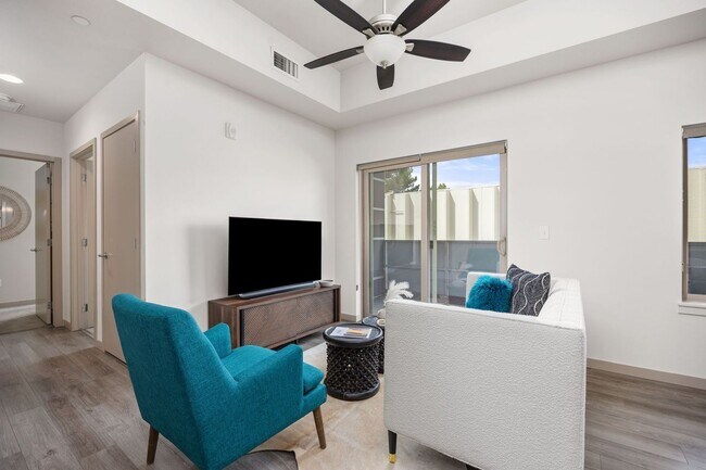 Building Photo - 2 Bed 2 Bath Condo With Mountain Views In Recently Developed Steel Yards Neighborhood.