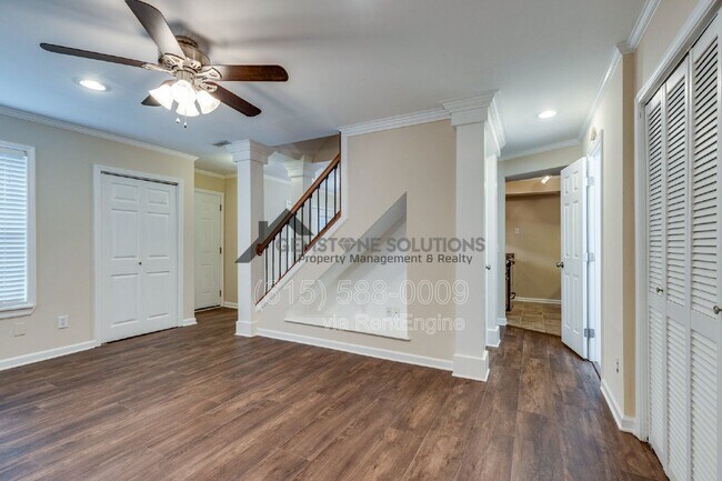 Building Photo - 1705 Granville Rd