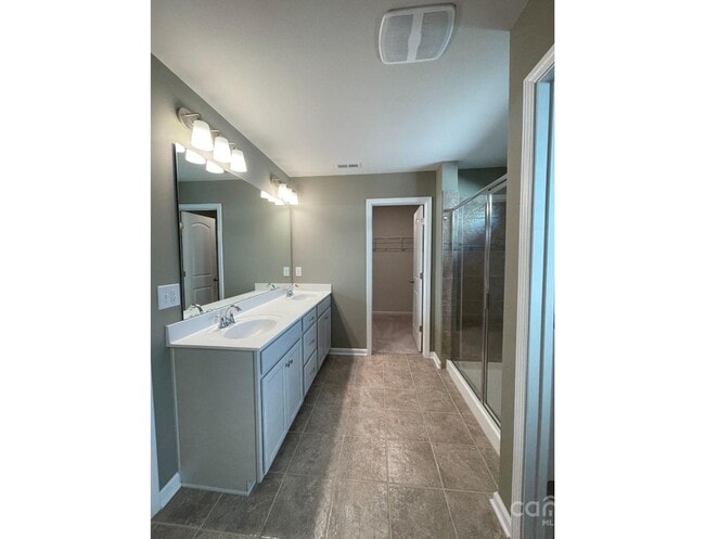 Building Photo - 141 W Morehouse Ave